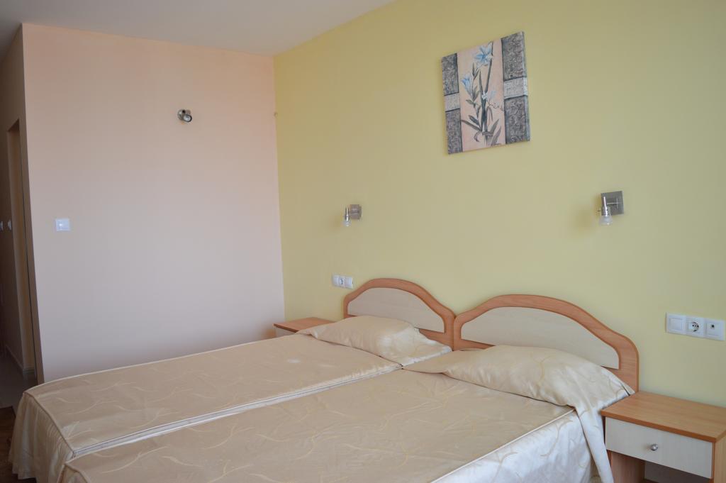Family Hotel Coral Sosopol Zimmer foto