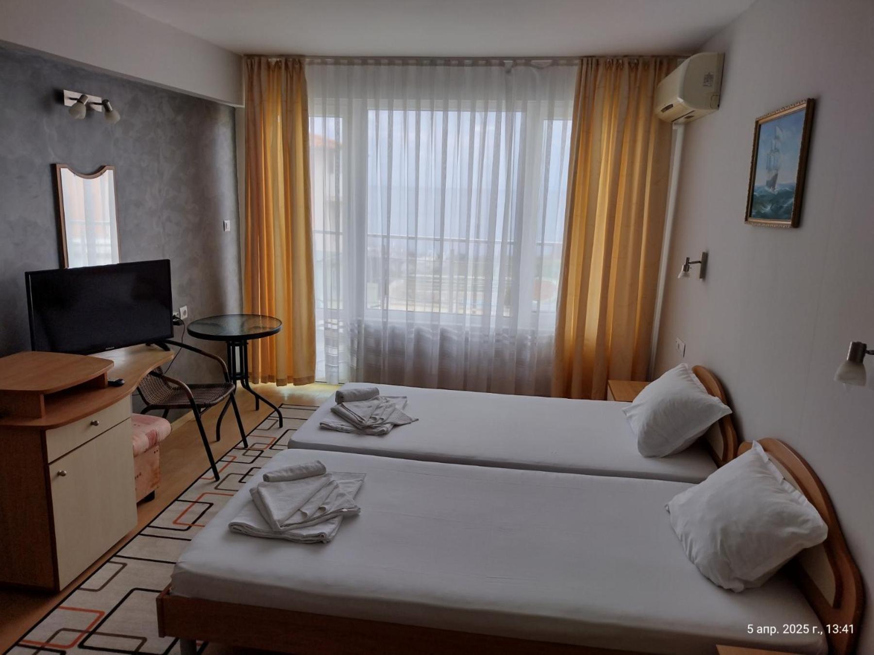 Family Hotel Coral Sosopol Exterior foto