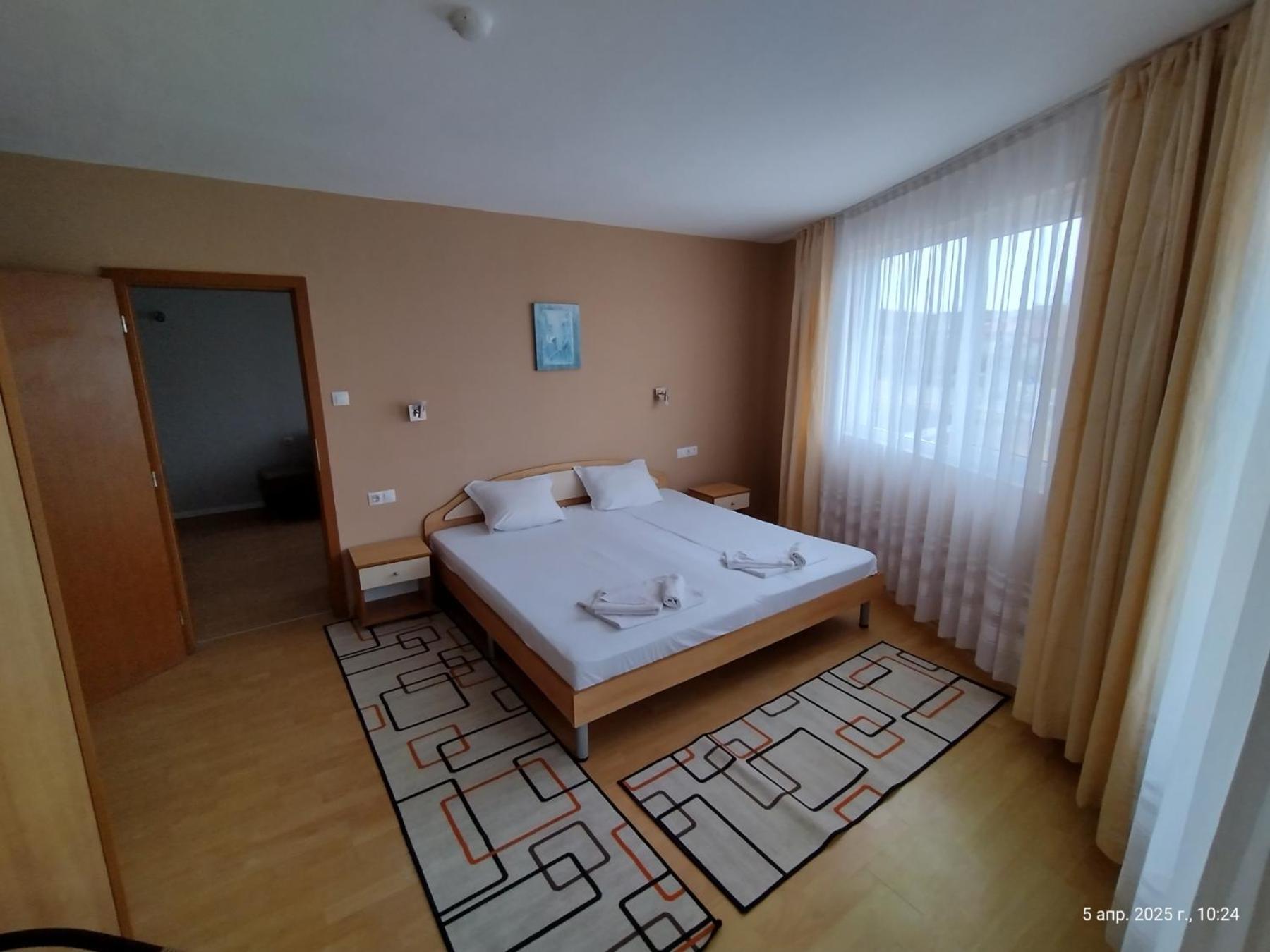 Family Hotel Coral Sosopol Exterior foto